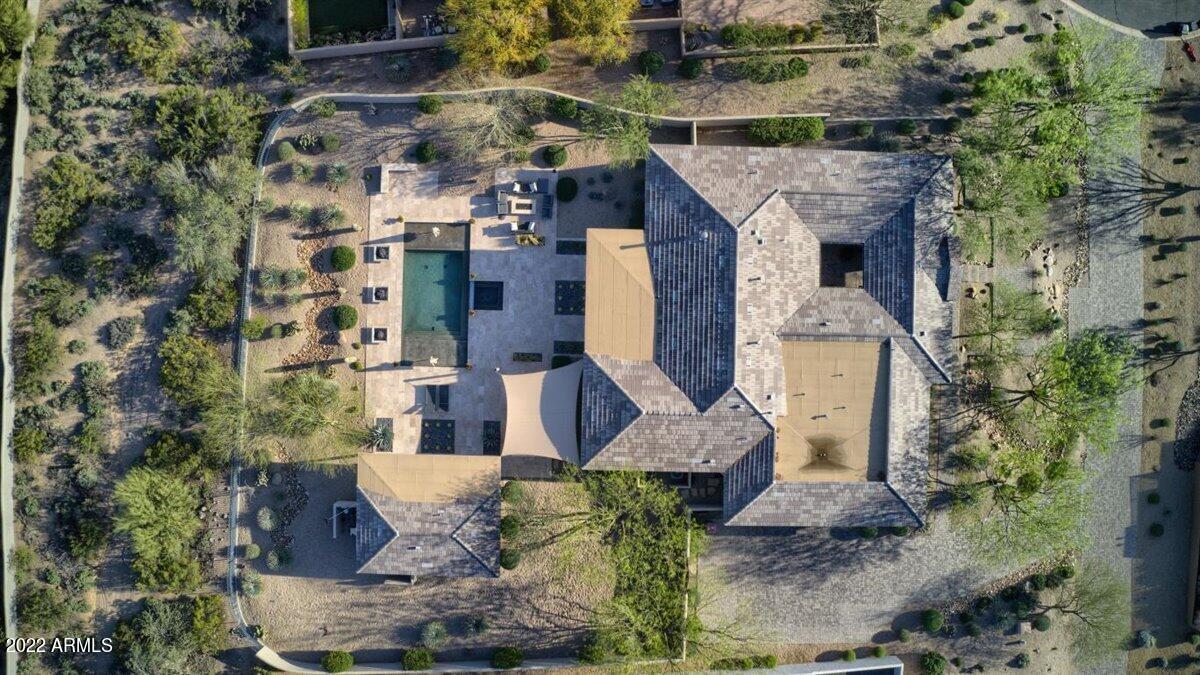 PINNACLE PEAK PLACE - Residential