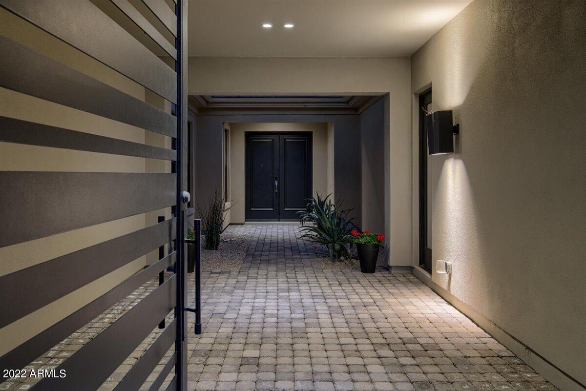 PINNACLE PEAK PLACE - Residential
