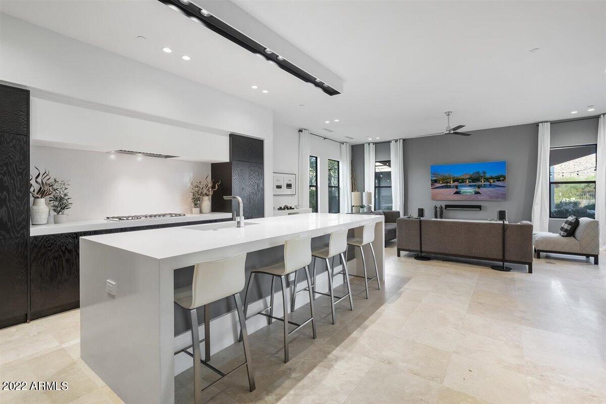 PINNACLE PEAK PLACE - Residential
