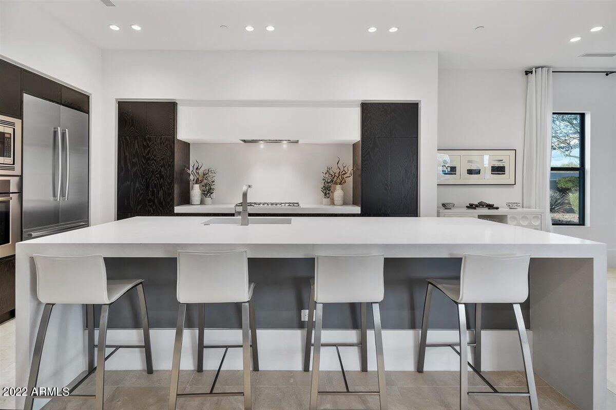 PINNACLE PEAK PLACE - Residential