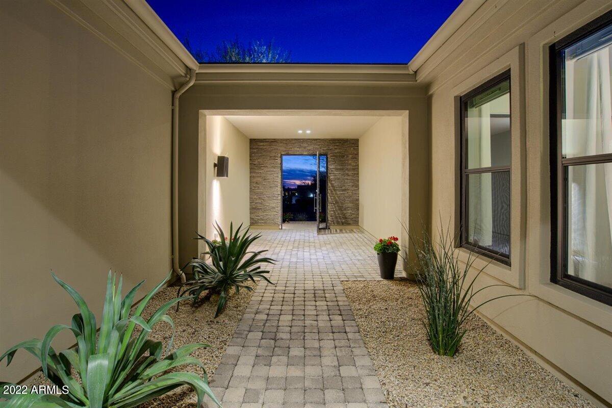 PINNACLE PEAK PLACE - Residential