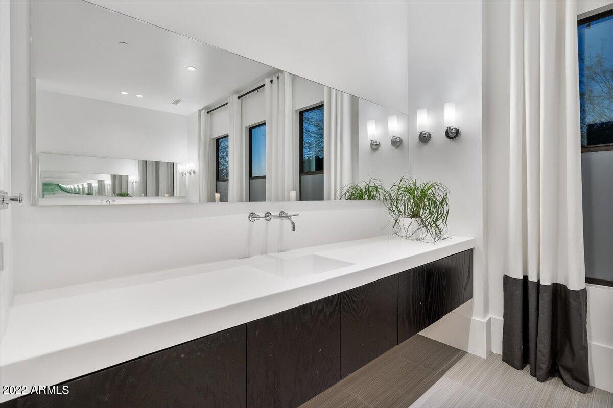 PINNACLE PEAK PLACE - Residential