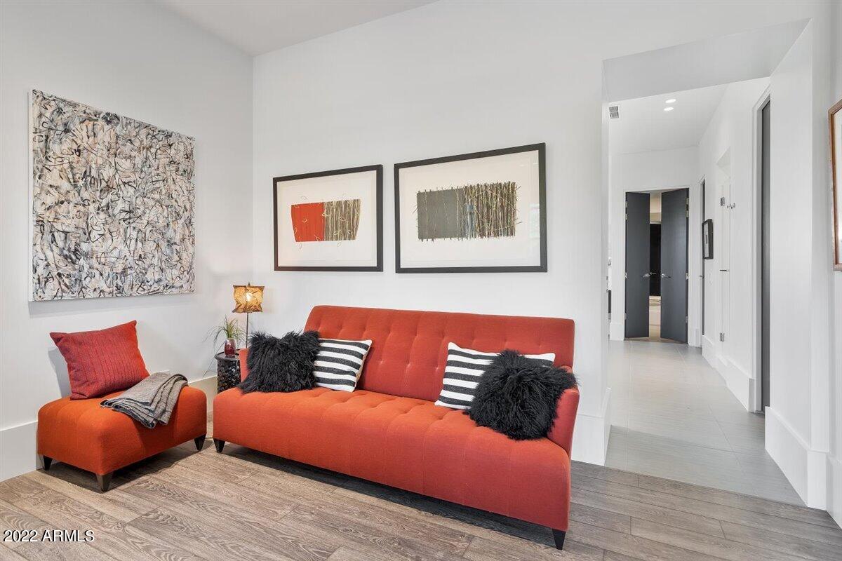 PINNACLE PEAK PLACE - Residential