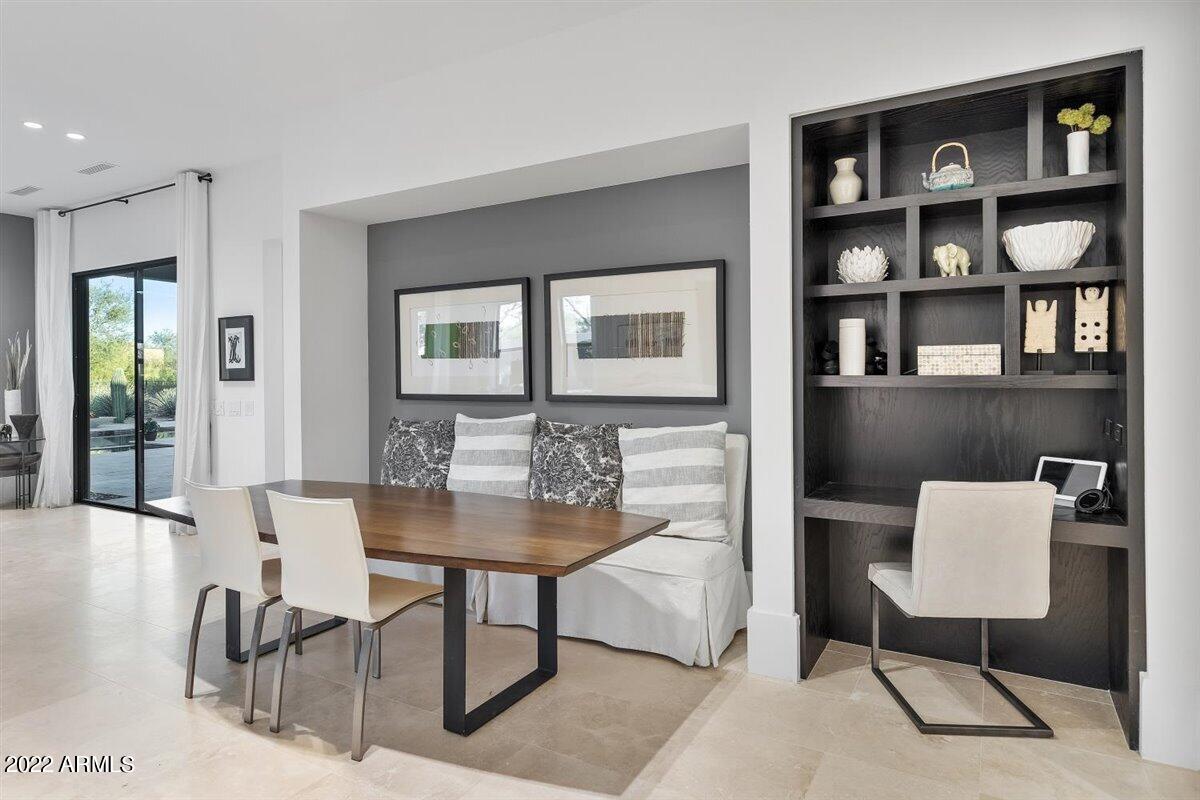 PINNACLE PEAK PLACE - Residential