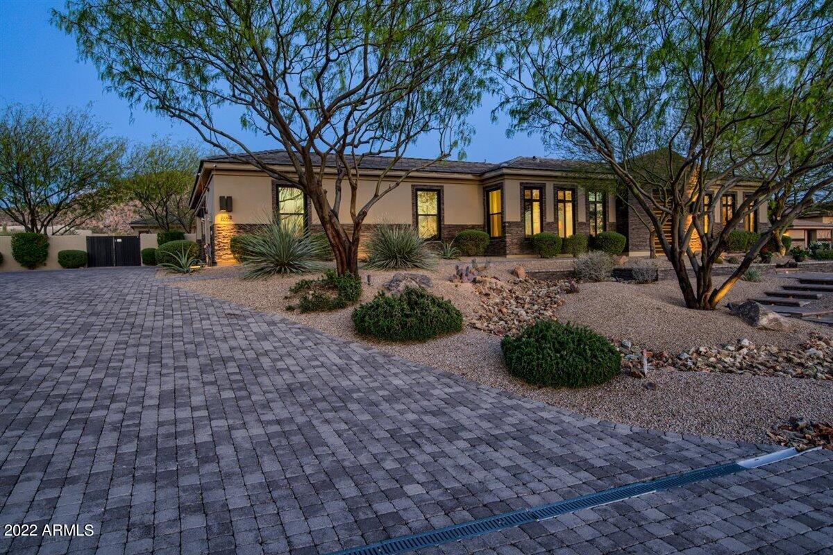PINNACLE PEAK PLACE - Residential