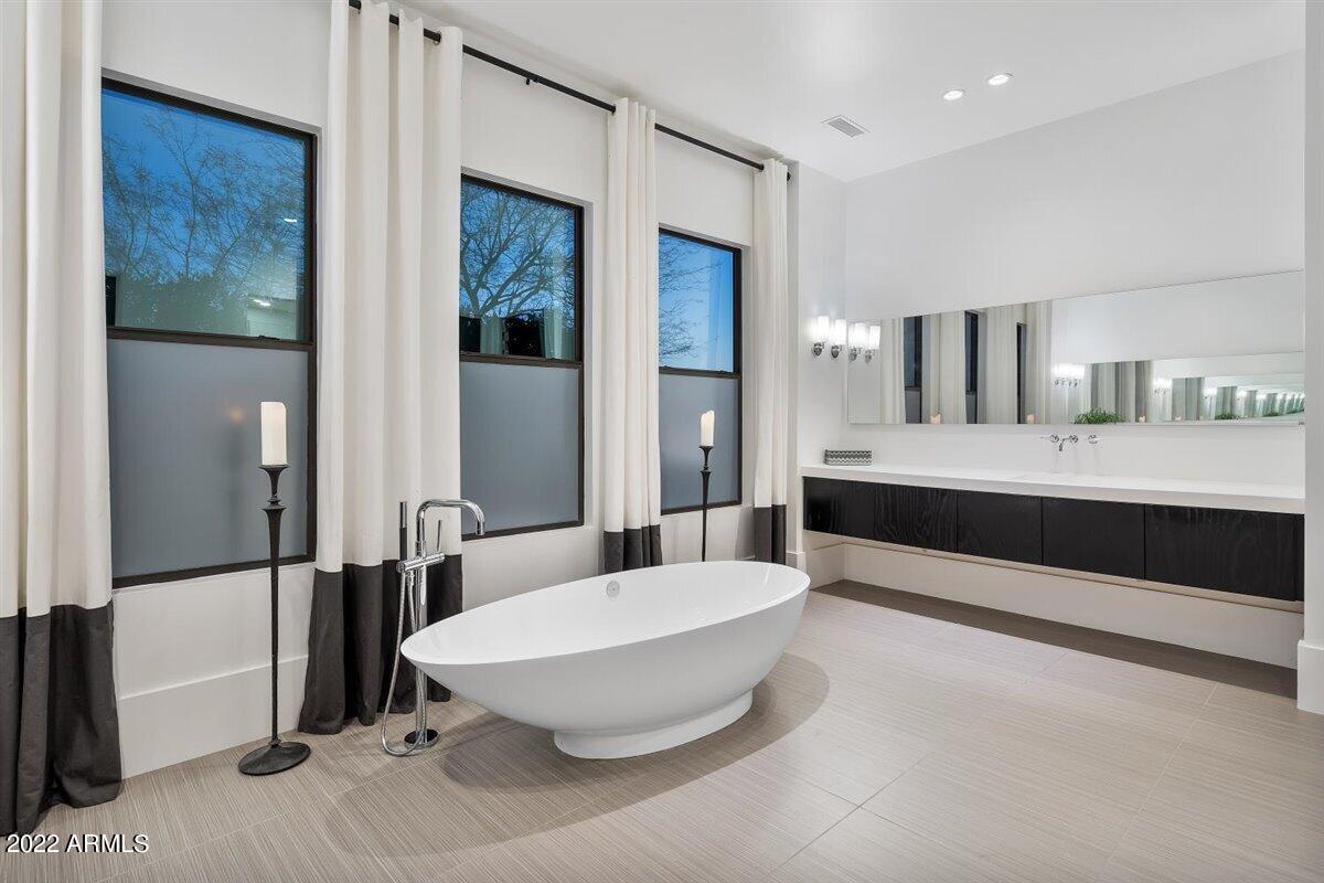 PINNACLE PEAK PLACE - Residential