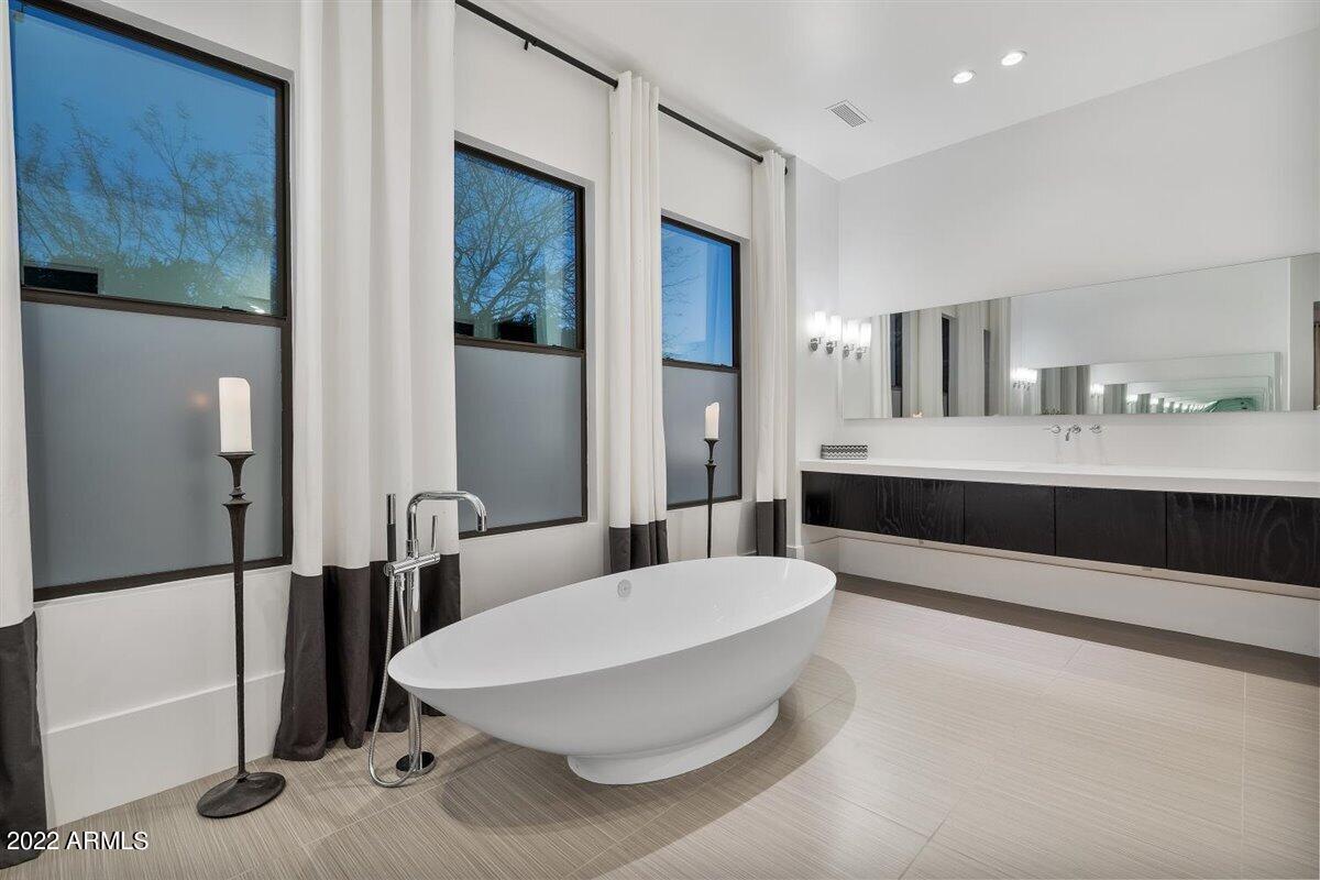 PINNACLE PEAK PLACE - Residential