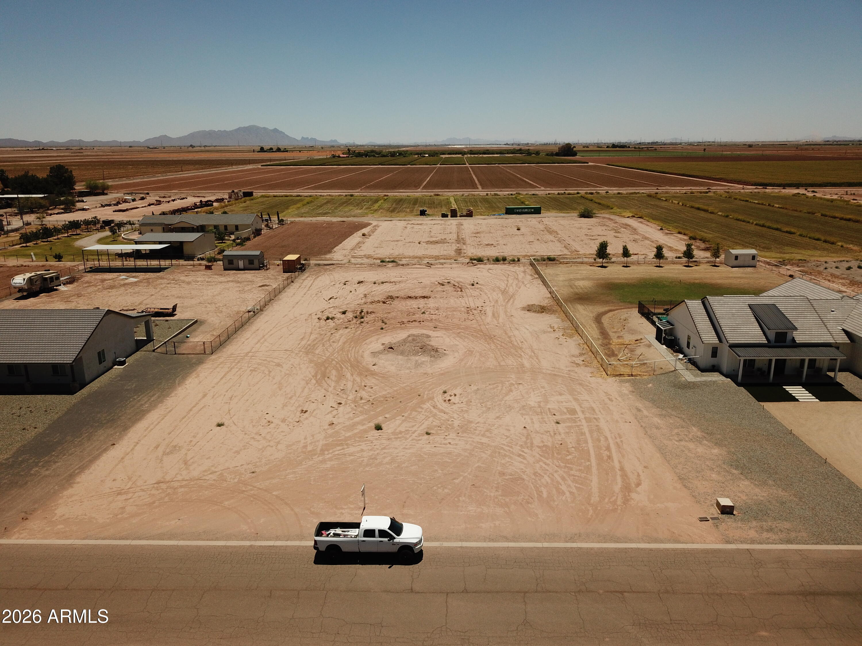 DESERT RANCHES - Land
