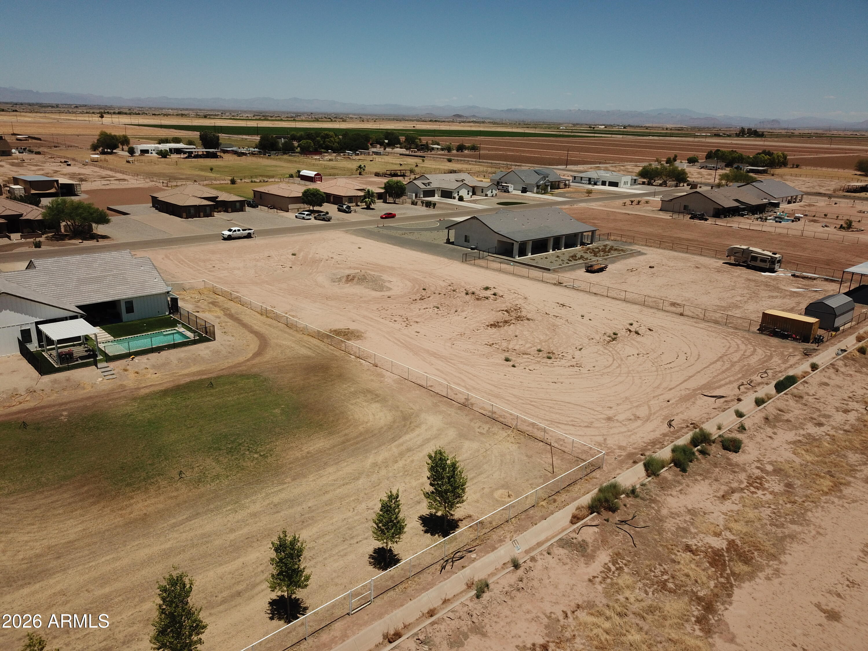 DESERT RANCHES - Land