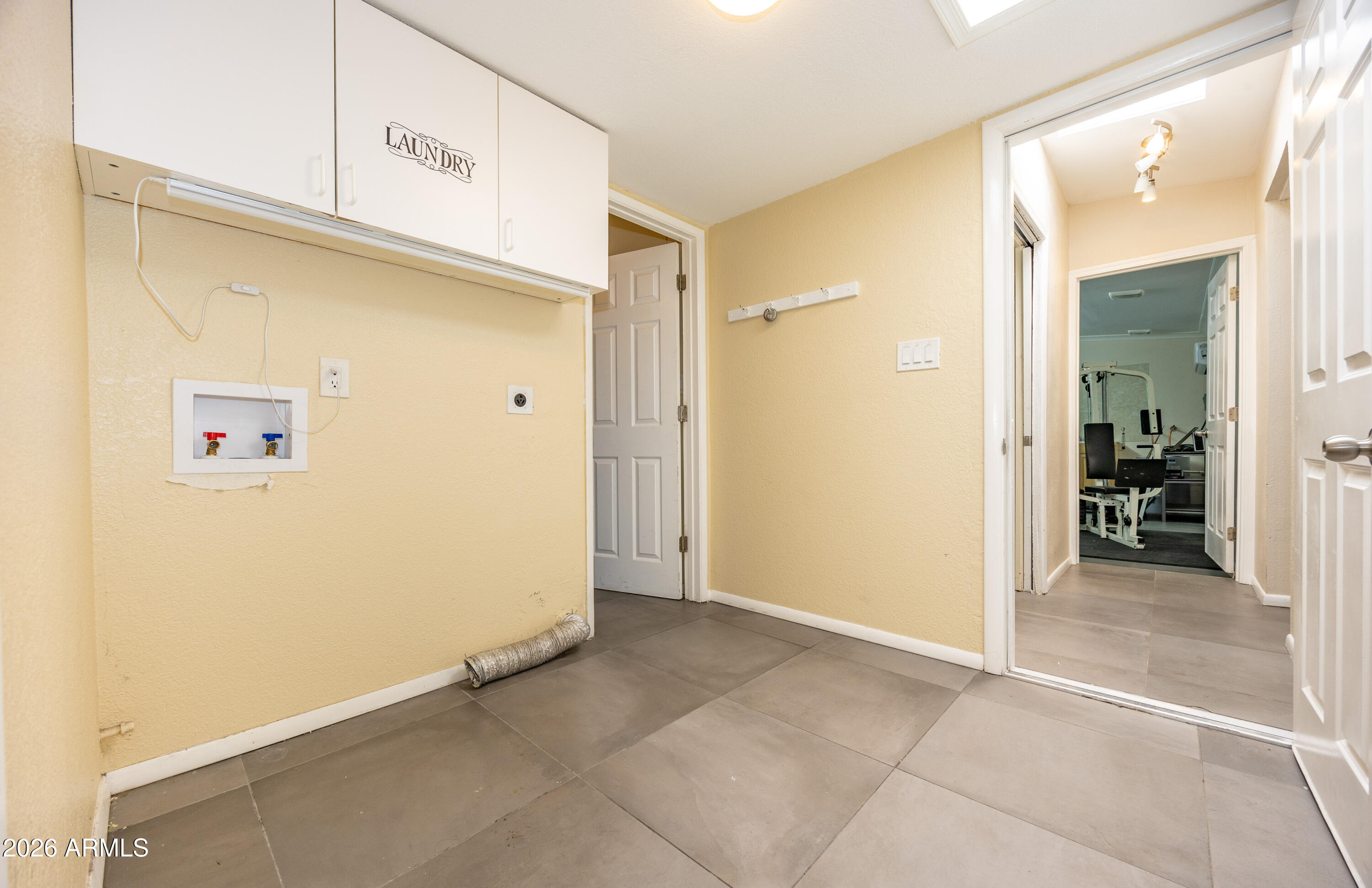 TOWN & COUNTRY ESTATES 6 - Residential