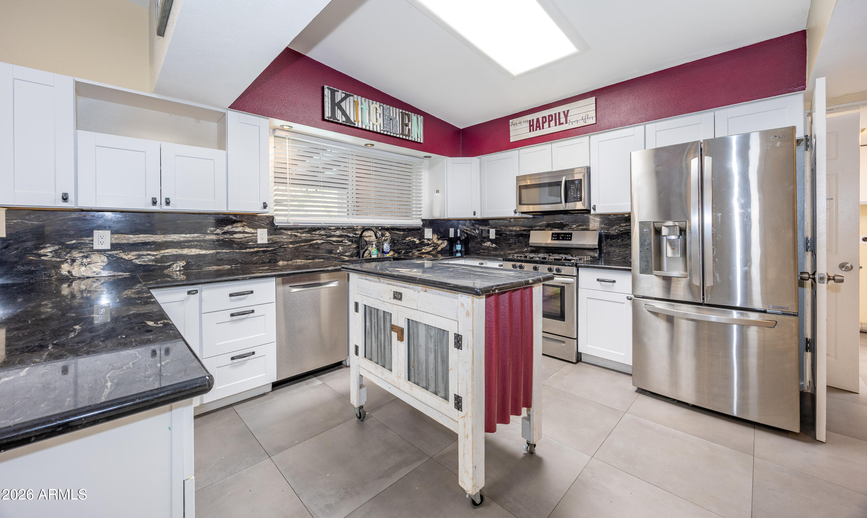 TOWN & COUNTRY ESTATES 6 - Residential