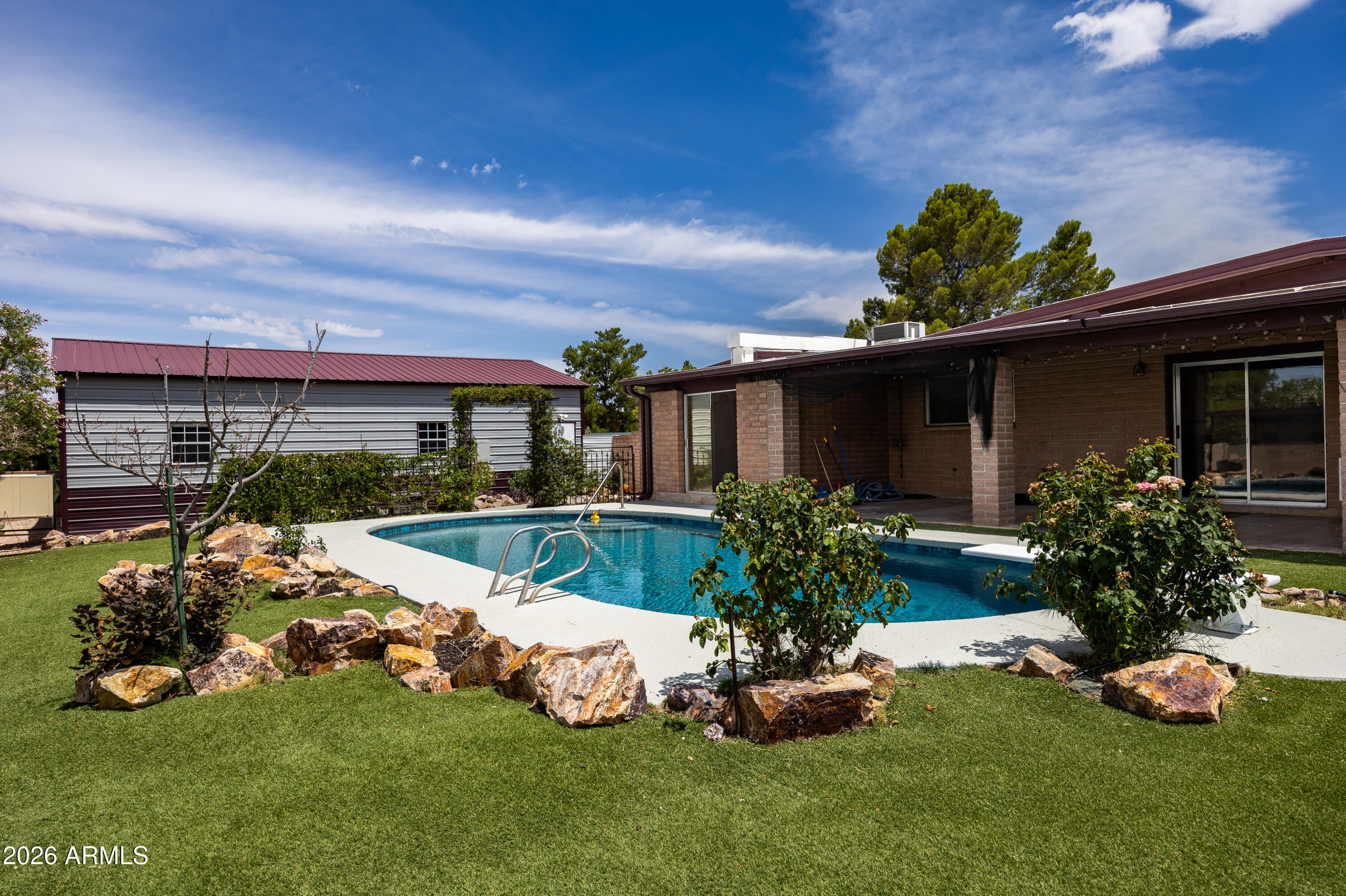 TOWN & COUNTRY ESTATES 6 - Residential