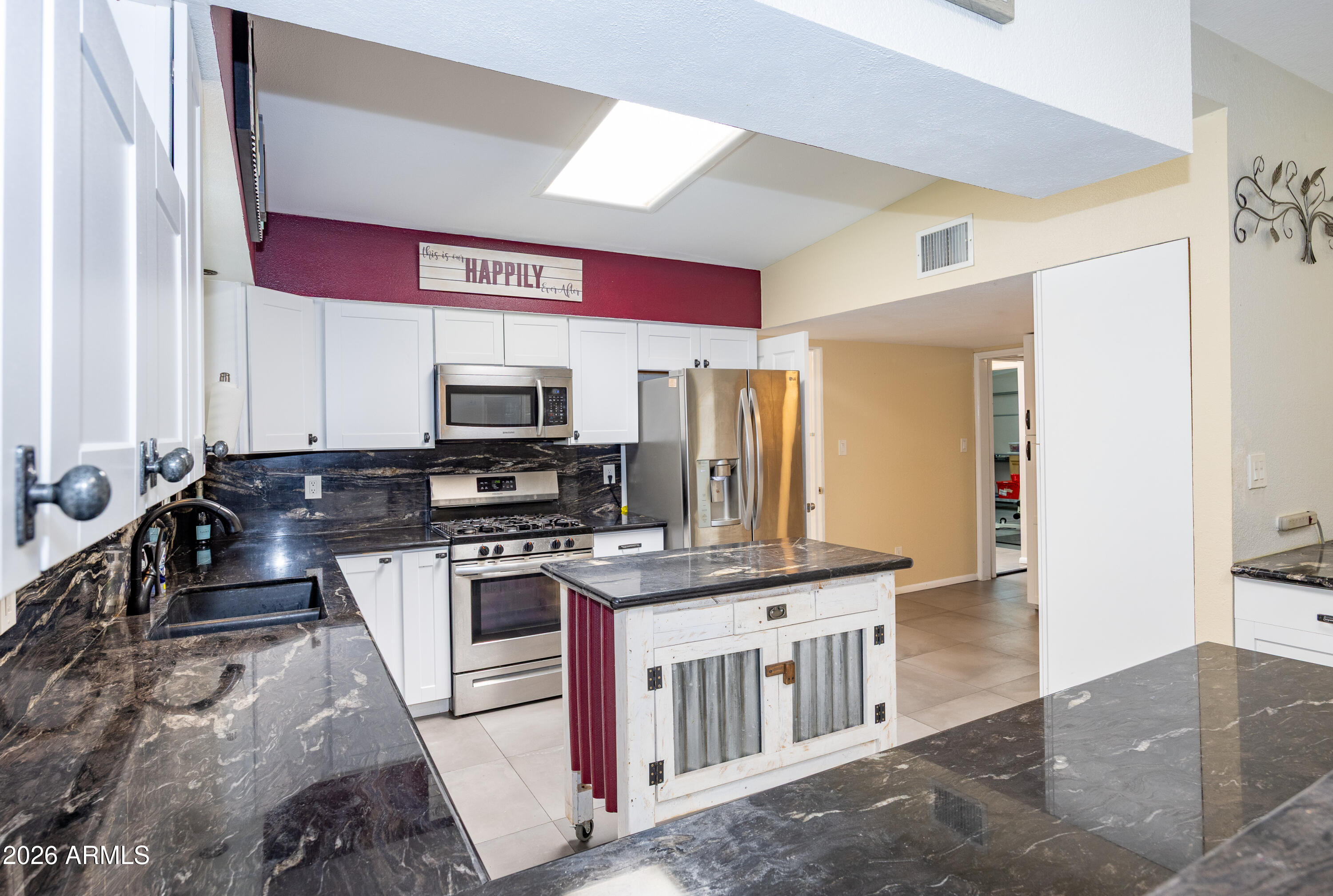 TOWN & COUNTRY ESTATES 6 - Residential