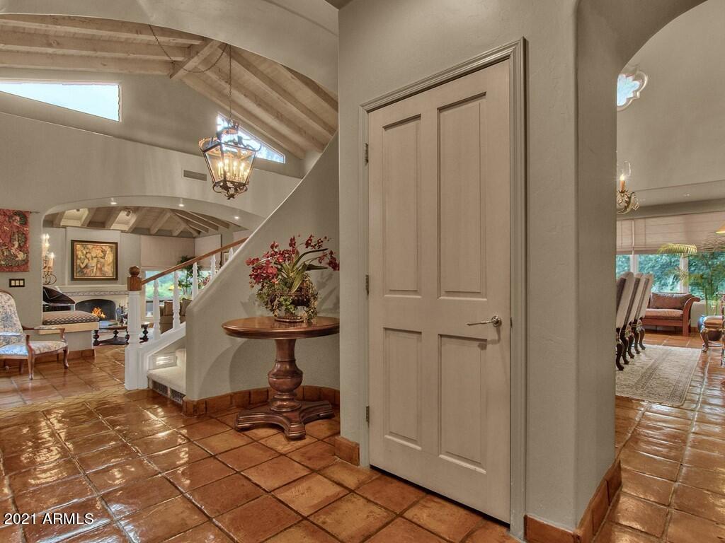 CAMELBACK CANYON - Residential