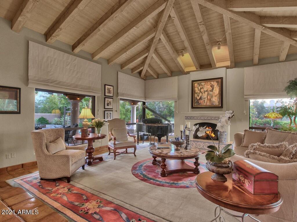 CAMELBACK CANYON - Residential
