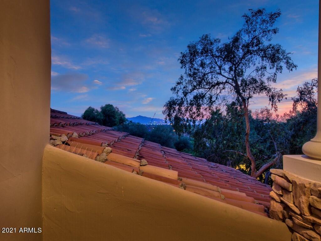 CAMELBACK CANYON - Residential