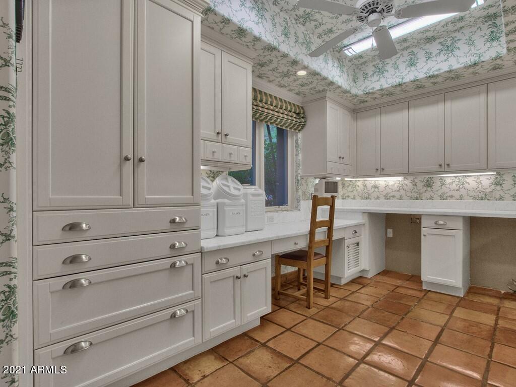 CAMELBACK CANYON - Residential