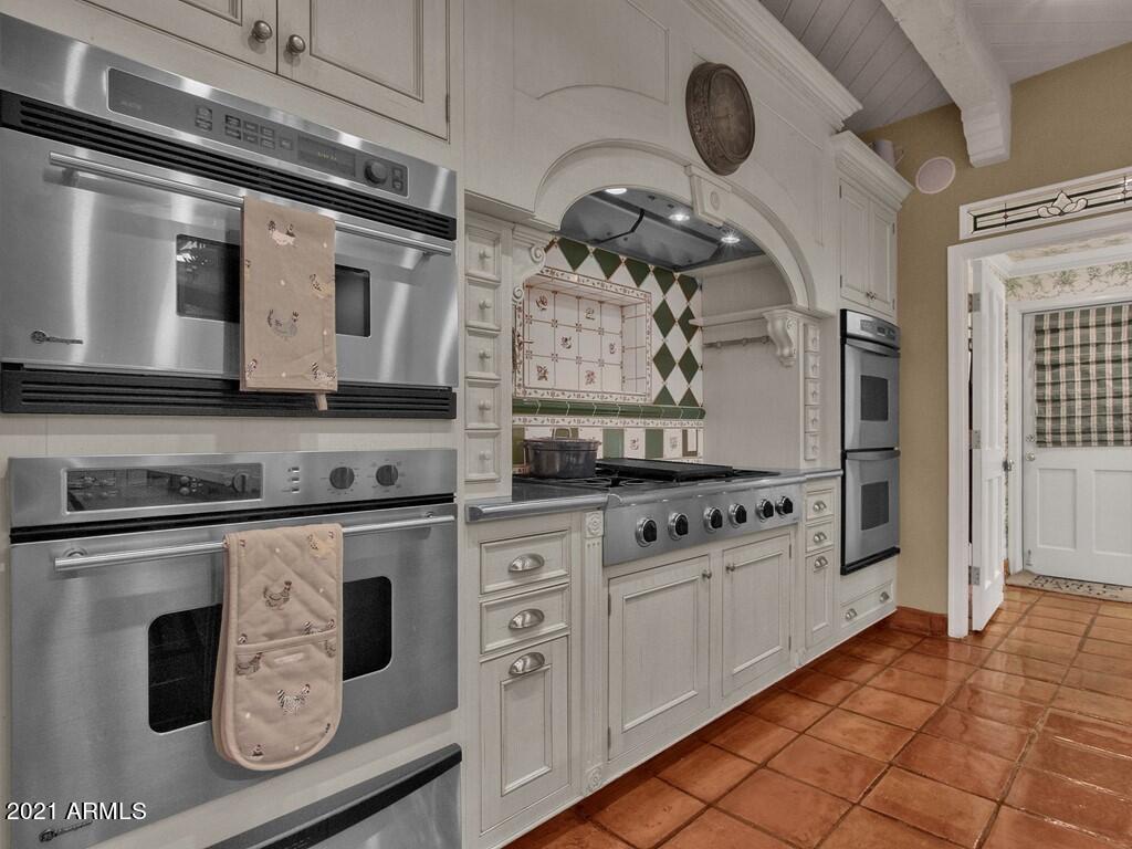 CAMELBACK CANYON - Residential