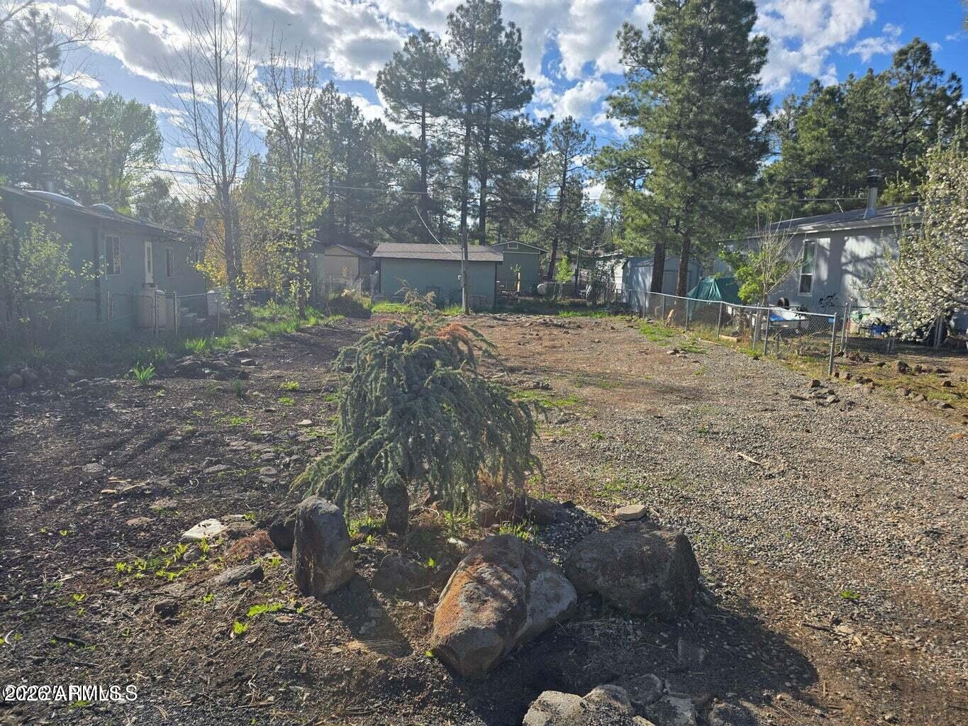 PINEWOOD 2 - Land