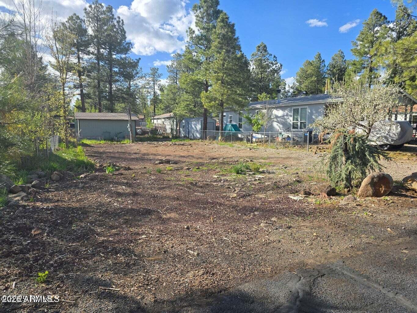 PINEWOOD 2 - Land