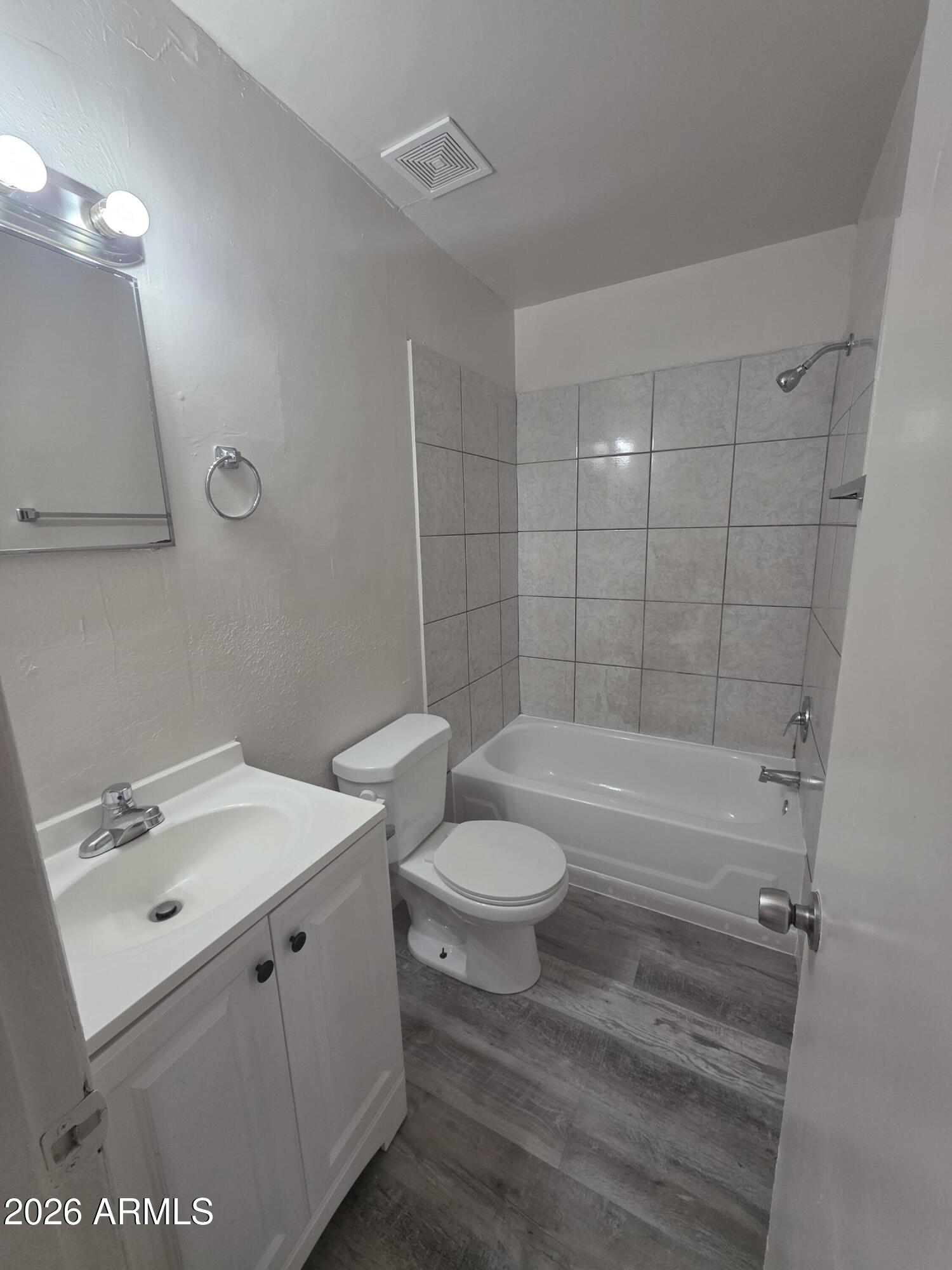 EL RETIRO BLK 1 2 - Residential Income