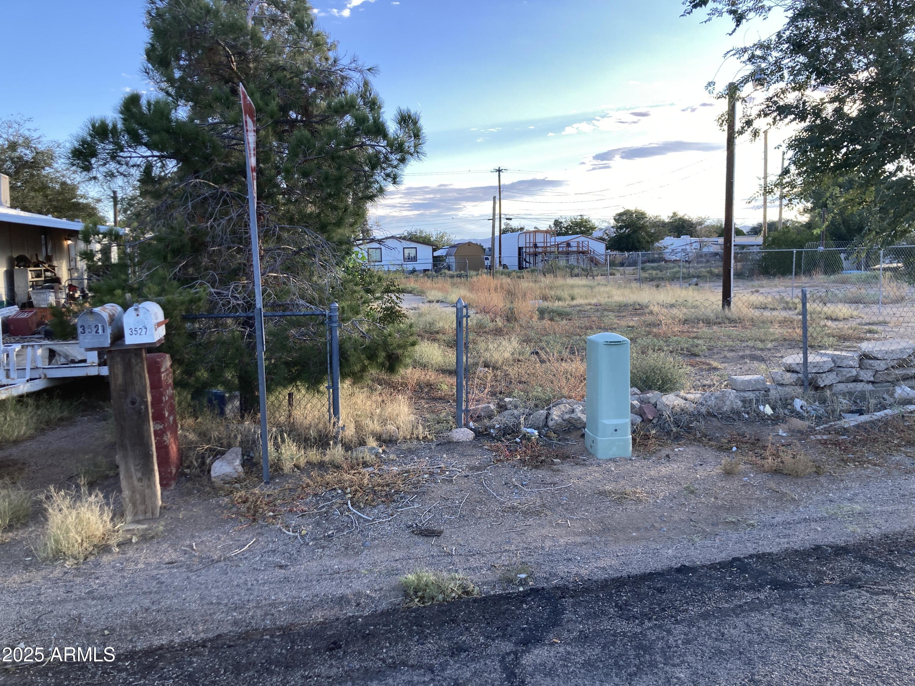 NEW KINGMAN ADD UNIT 4 - Land