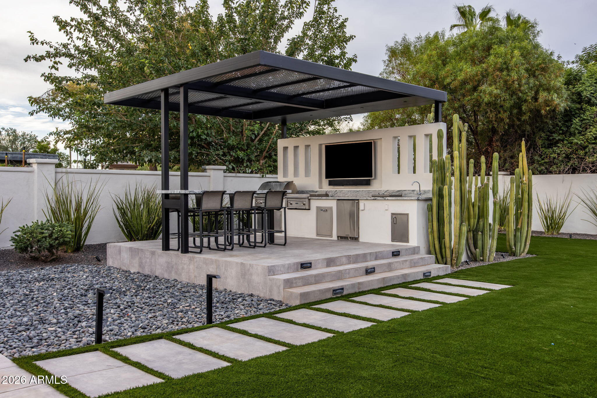 CAMELBACK EAST - Residential