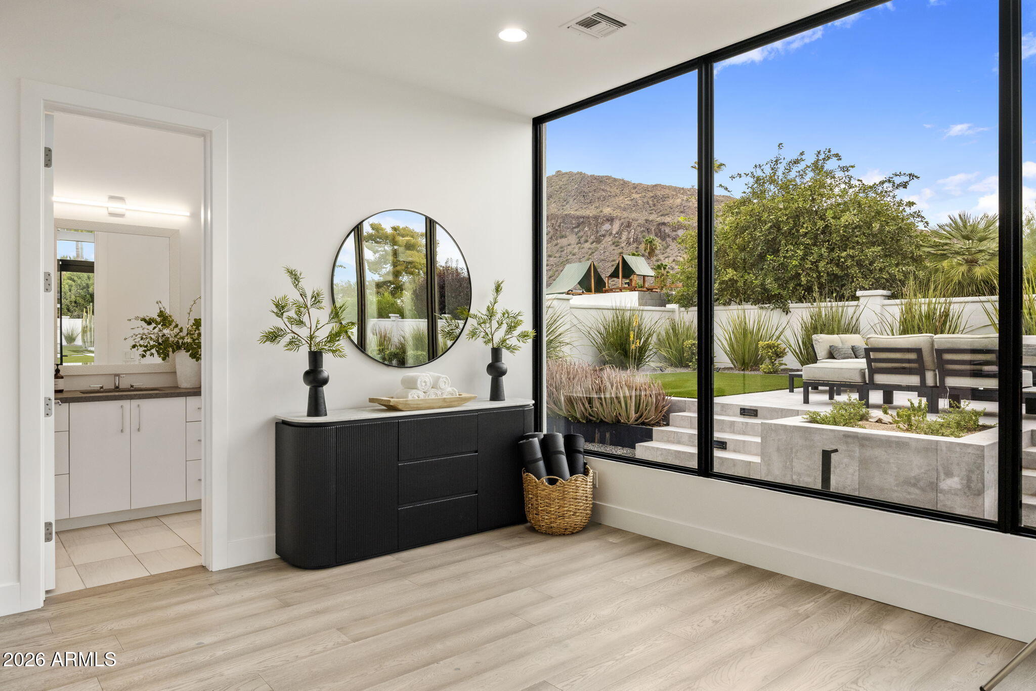 CAMELBACK EAST - Residential