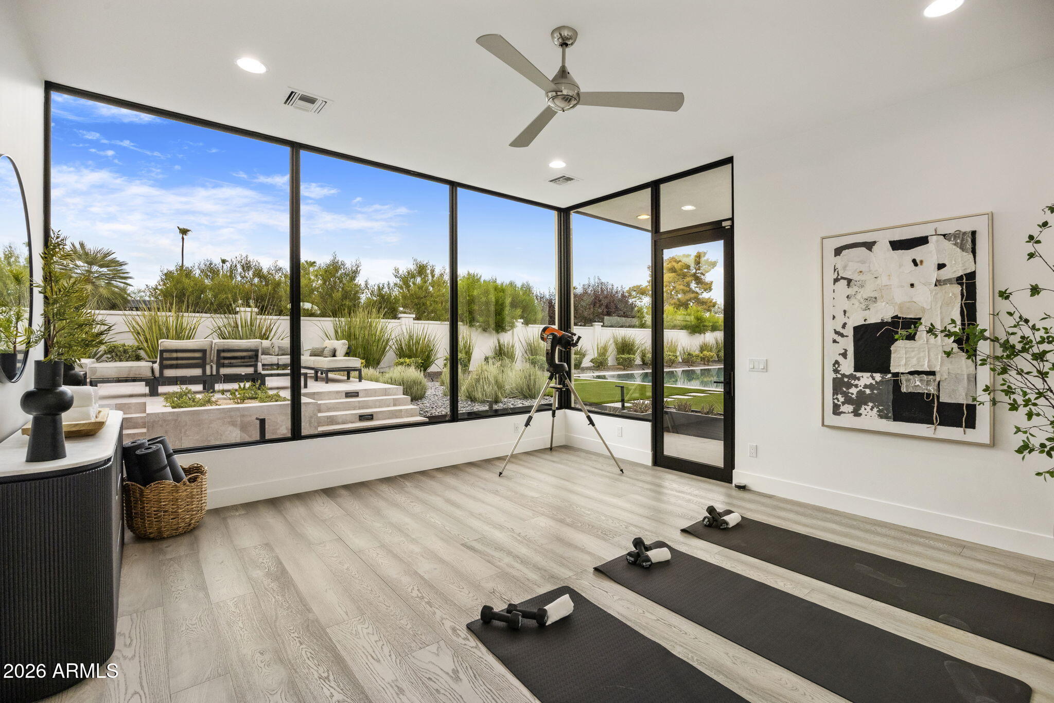 CAMELBACK EAST - Residential