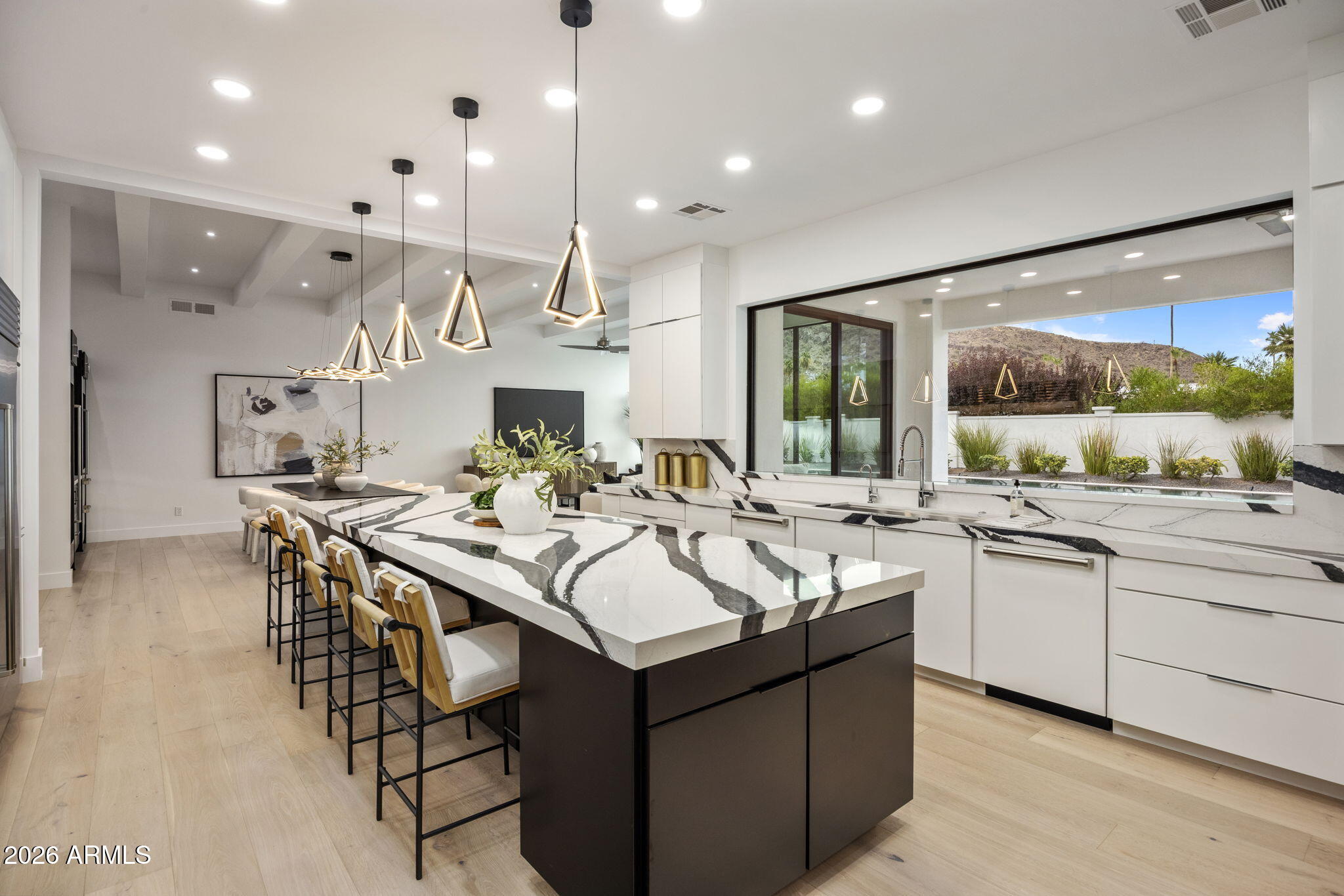 CAMELBACK EAST - Residential