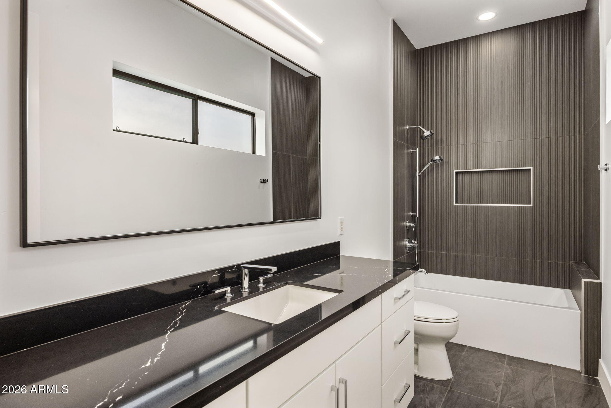 CAMELBACK EAST - Residential