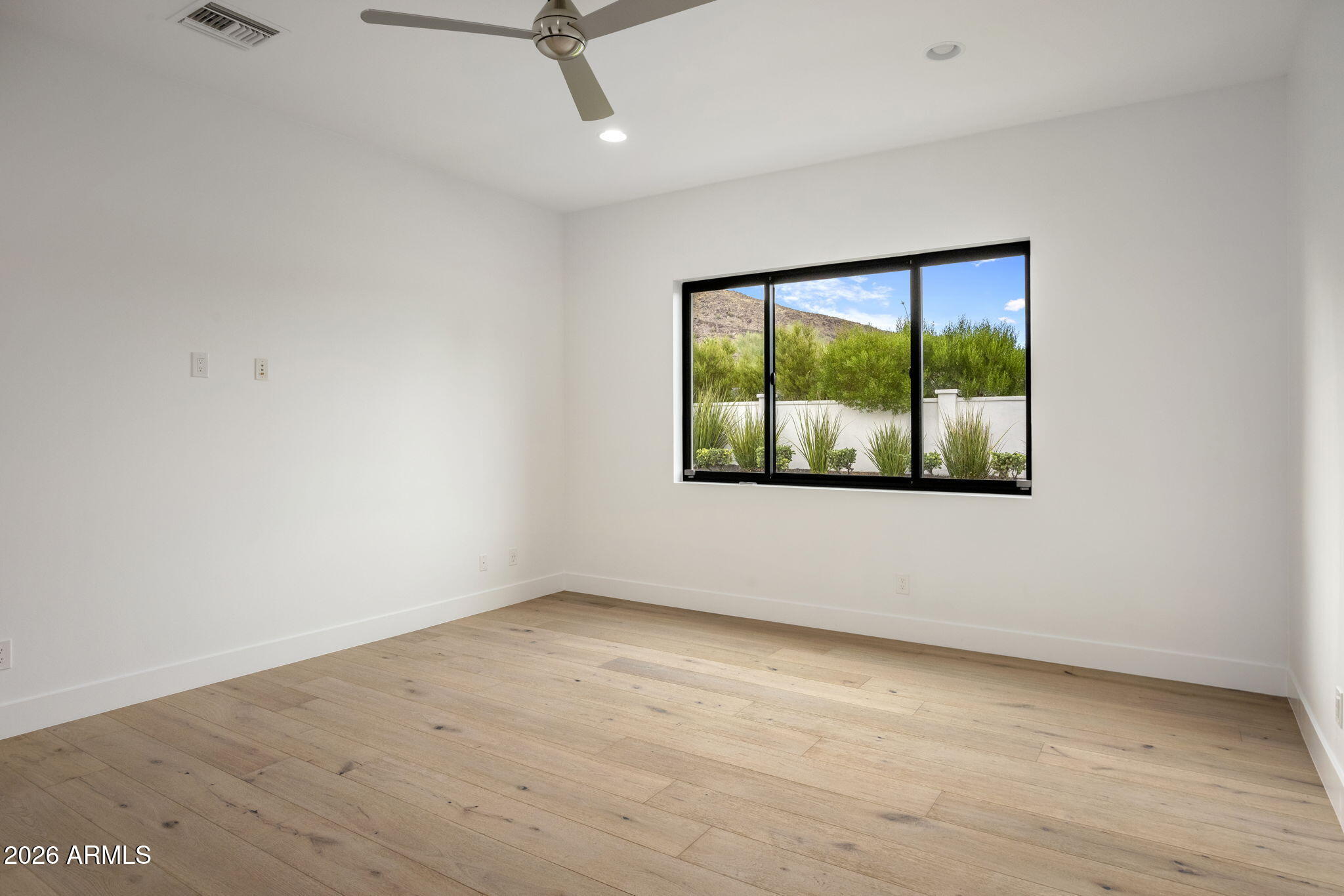 CAMELBACK EAST - Residential