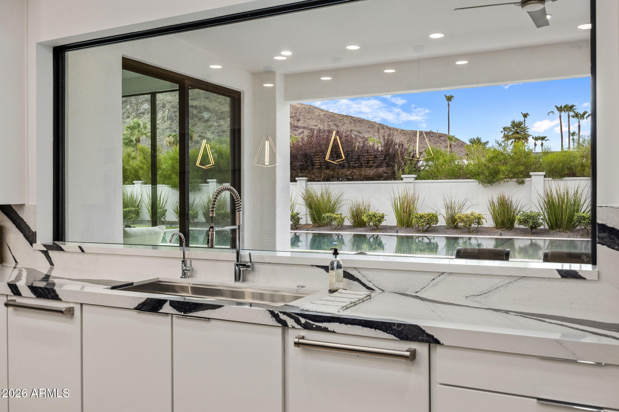 CAMELBACK EAST - Residential