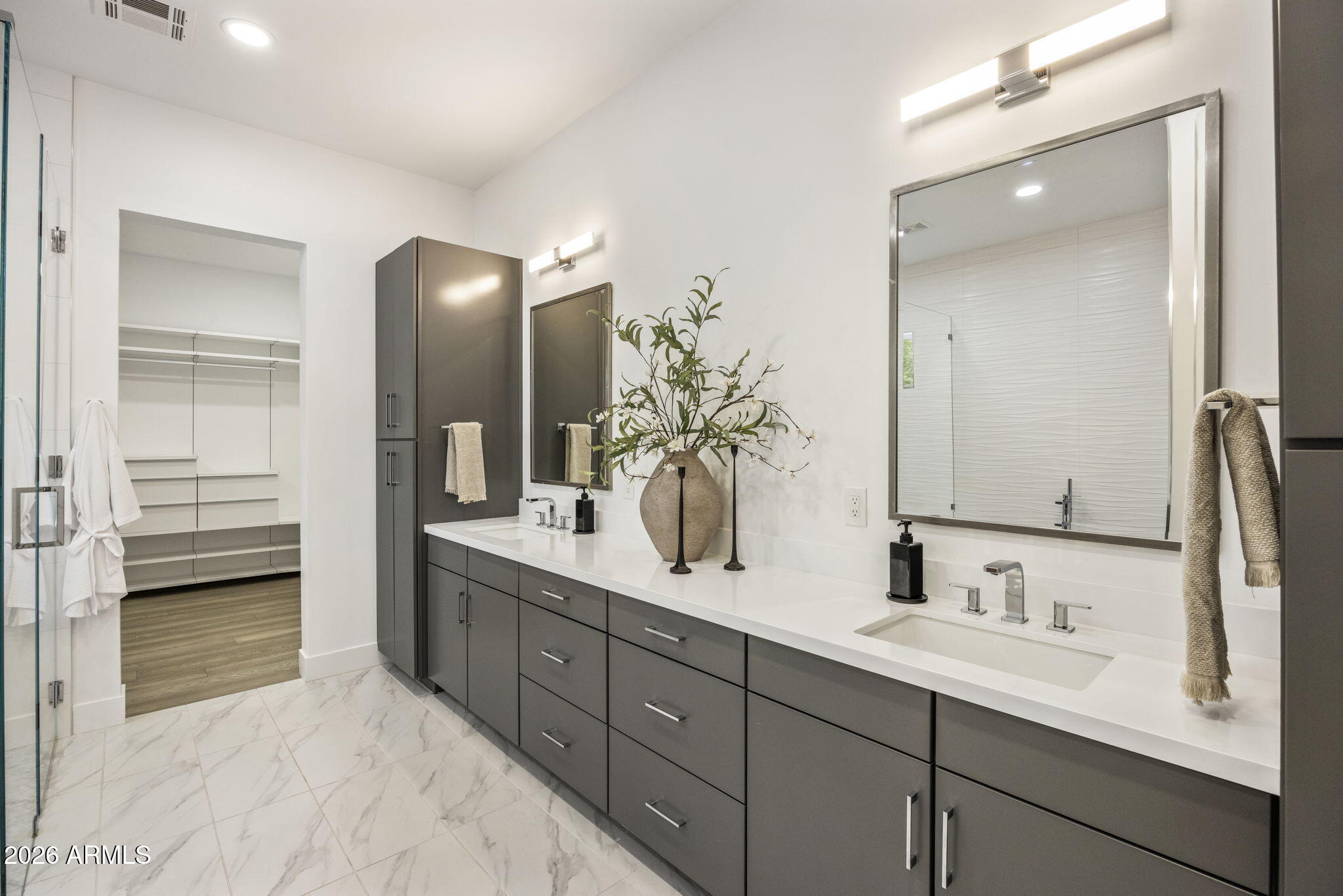 CAMELBACK EAST - Residential