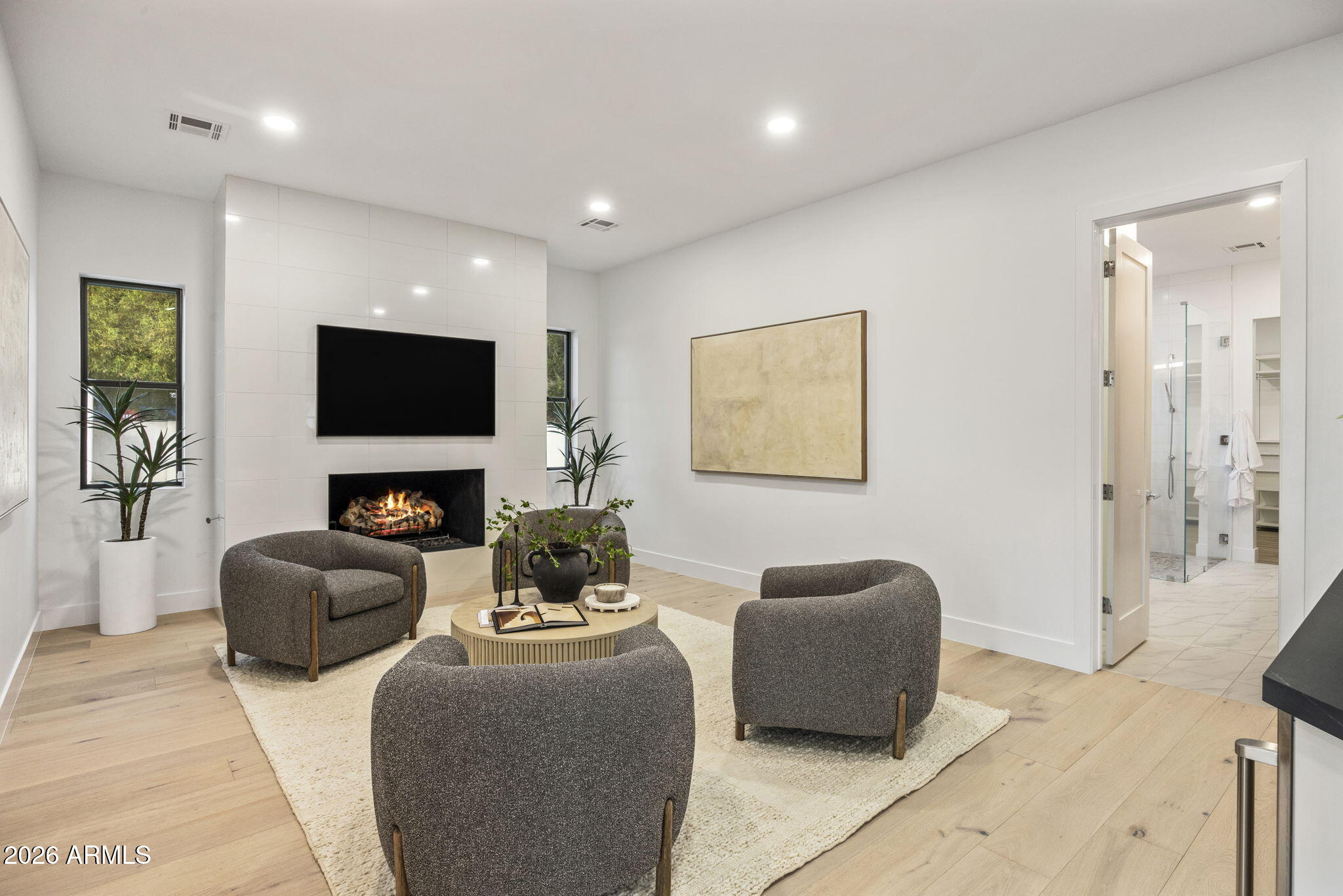 CAMELBACK EAST - Residential