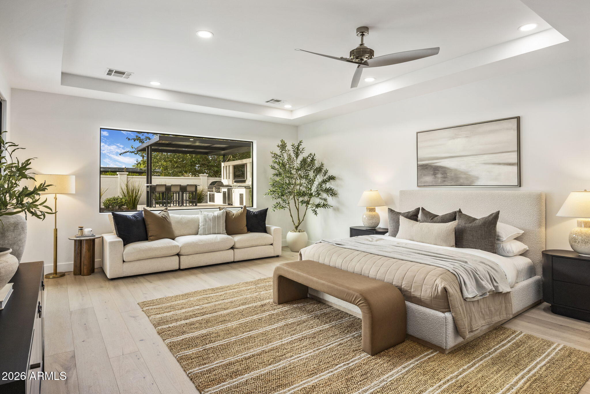 CAMELBACK EAST - Residential