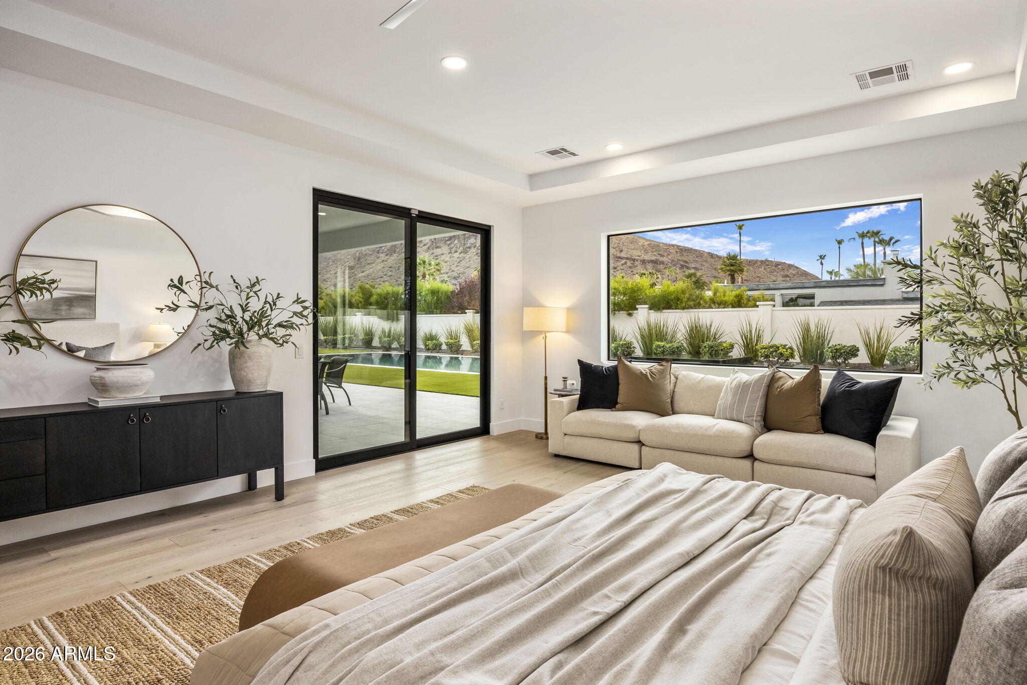 CAMELBACK EAST - Residential