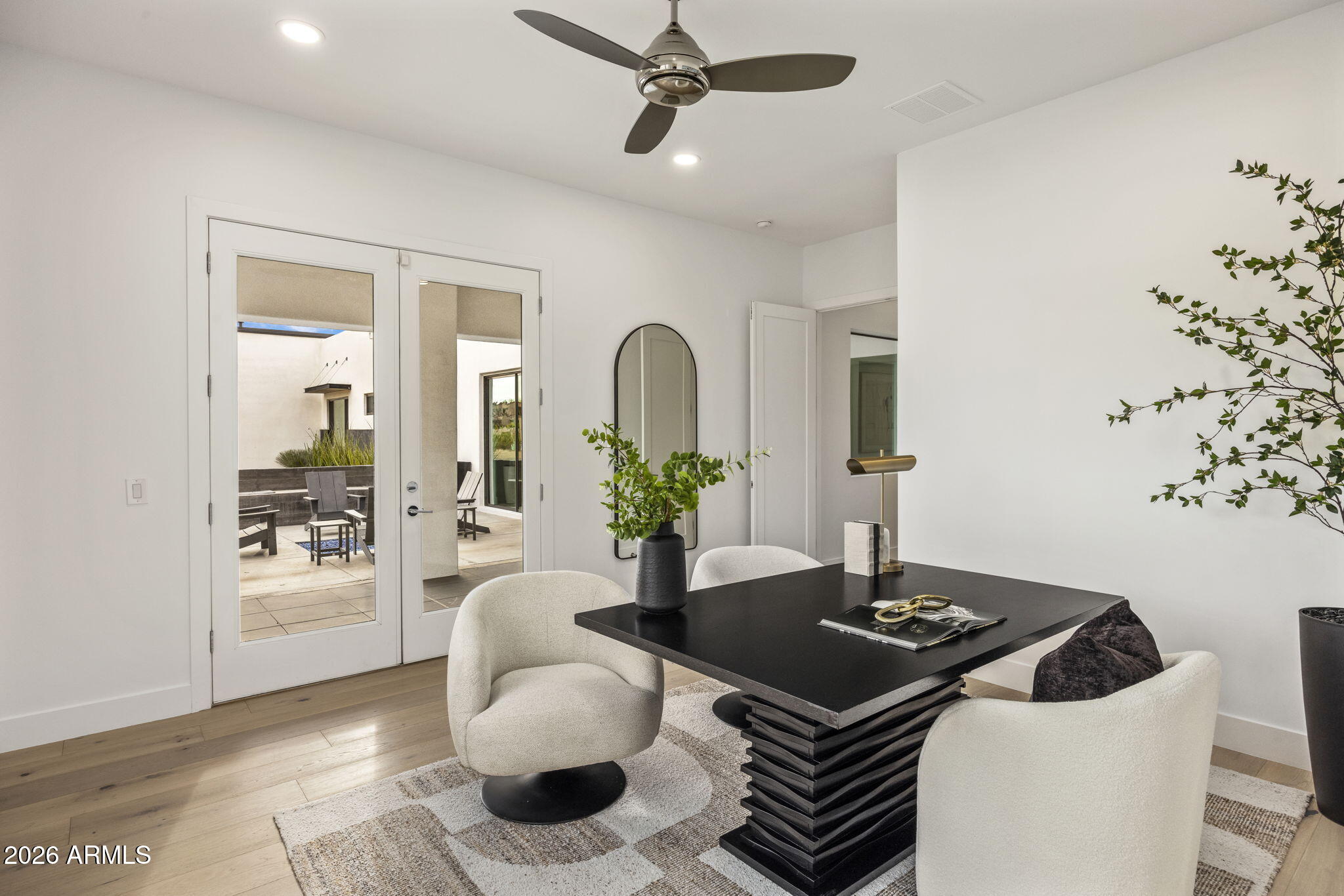 CAMELBACK EAST - Residential