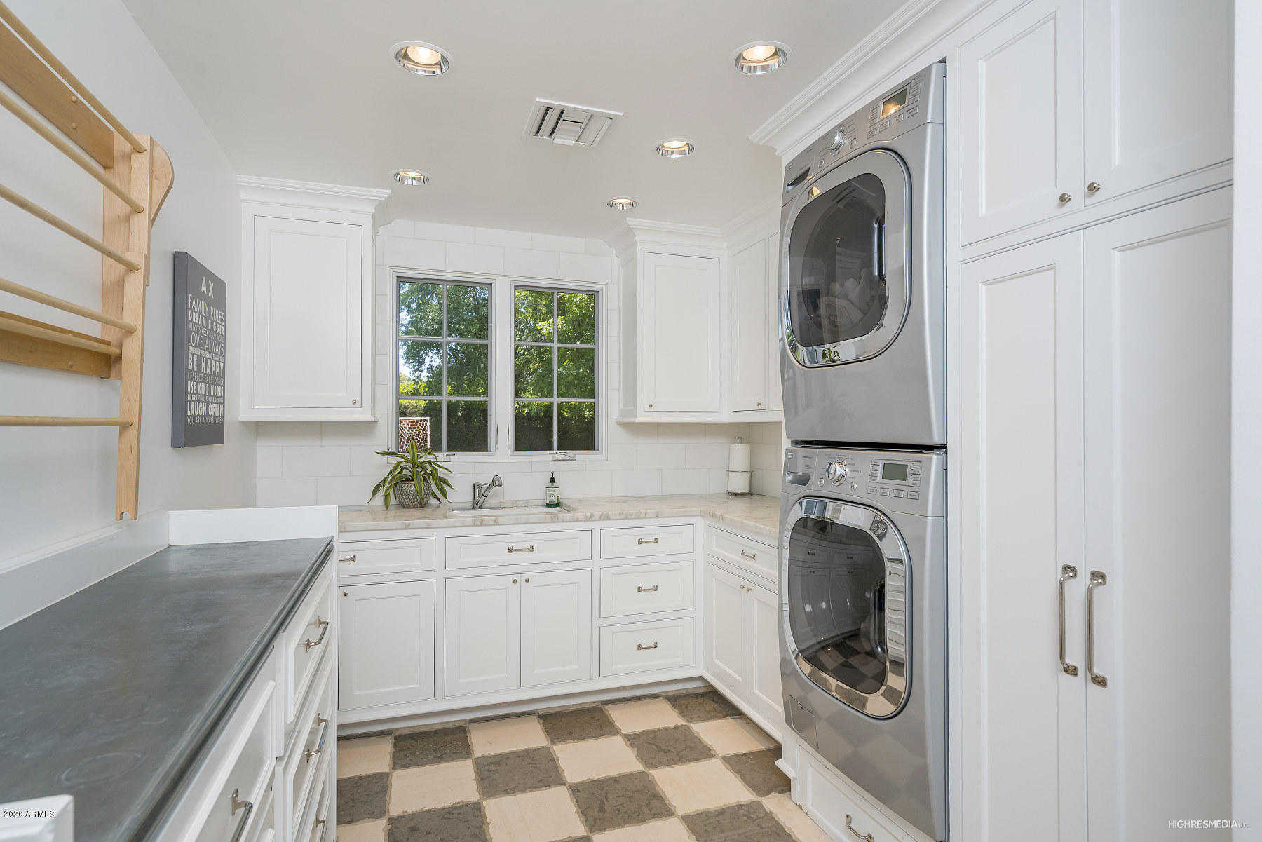 LOMBARDI ESTATES - Residential