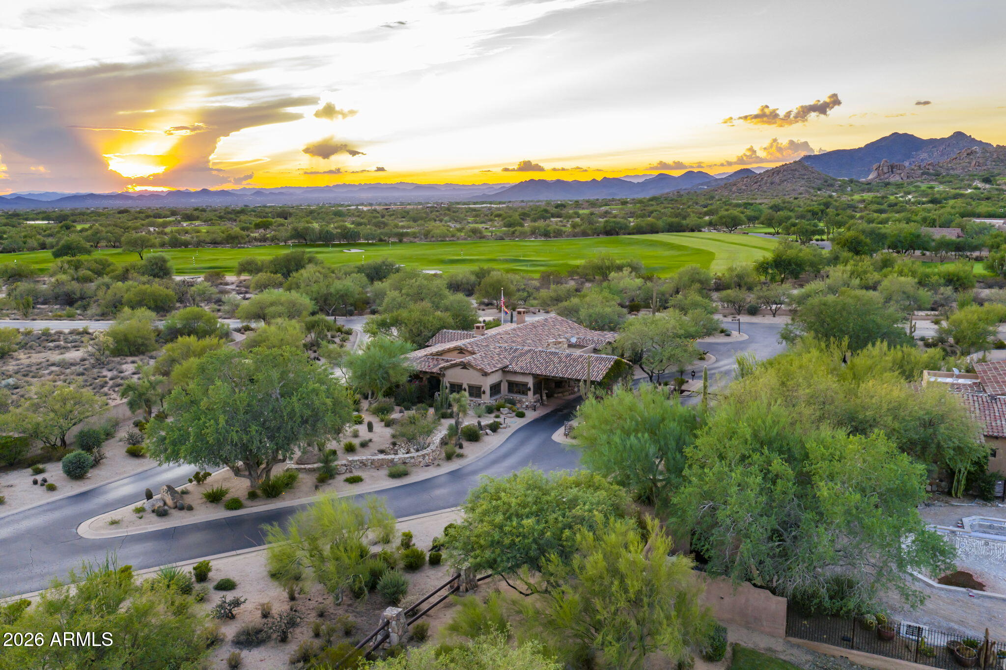 WHISPER ROCK UNIT 1 - Residential