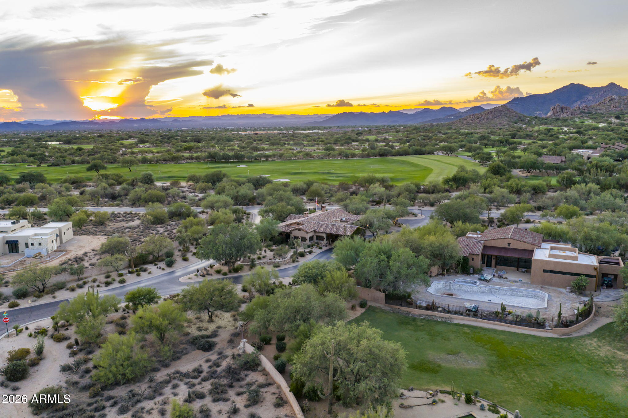 WHISPER ROCK UNIT 1 - Residential