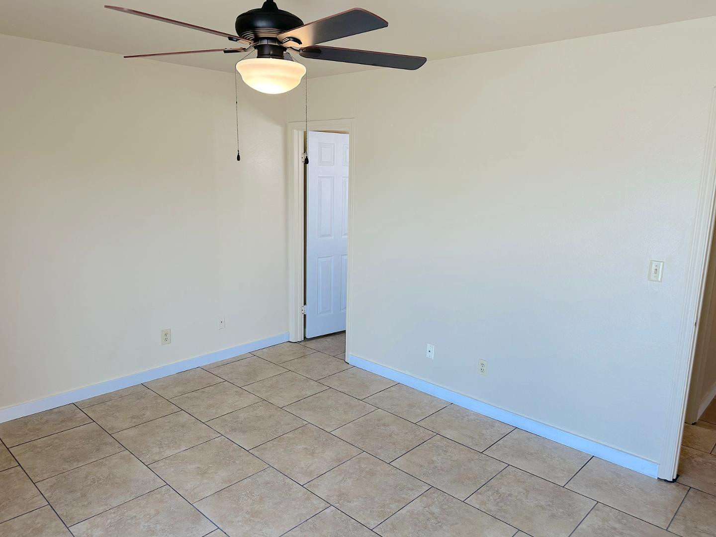 SUMMER PLACE - Residential Lease