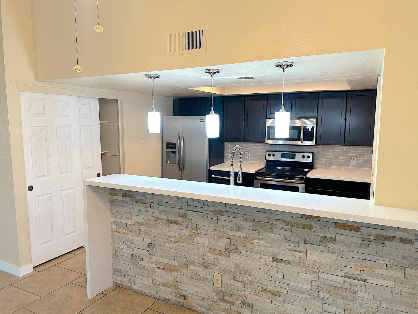 SUMMER PLACE - Residential Lease