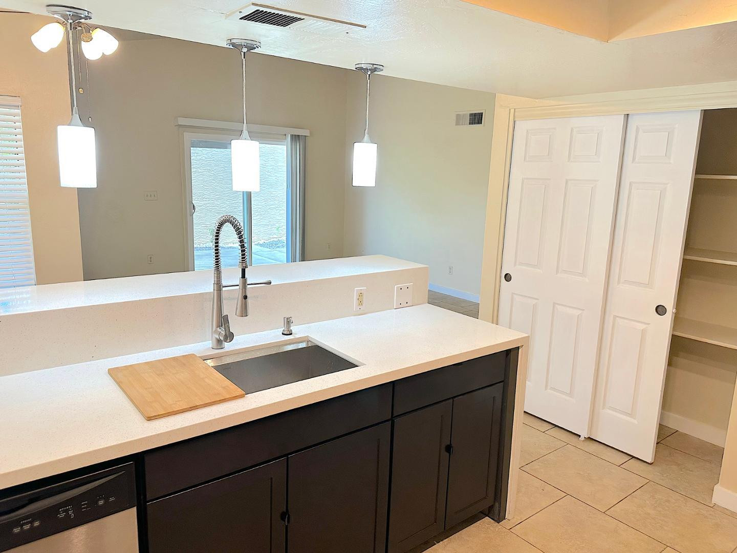 SUMMER PLACE - Residential Lease