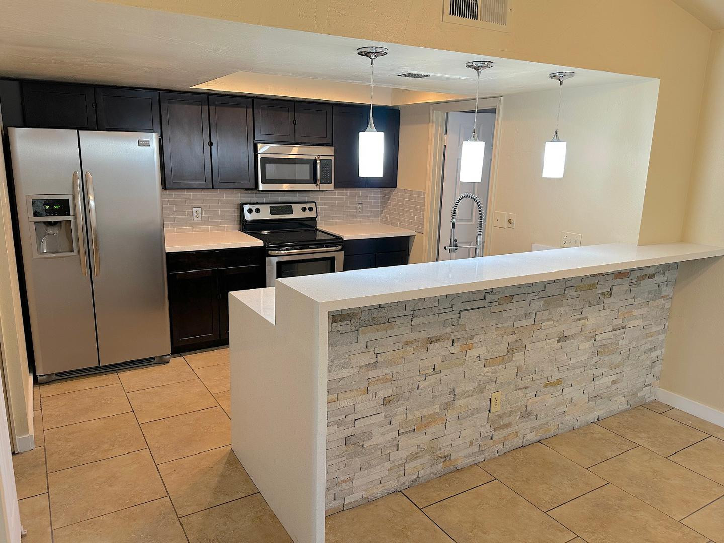 SUMMER PLACE - Residential Lease