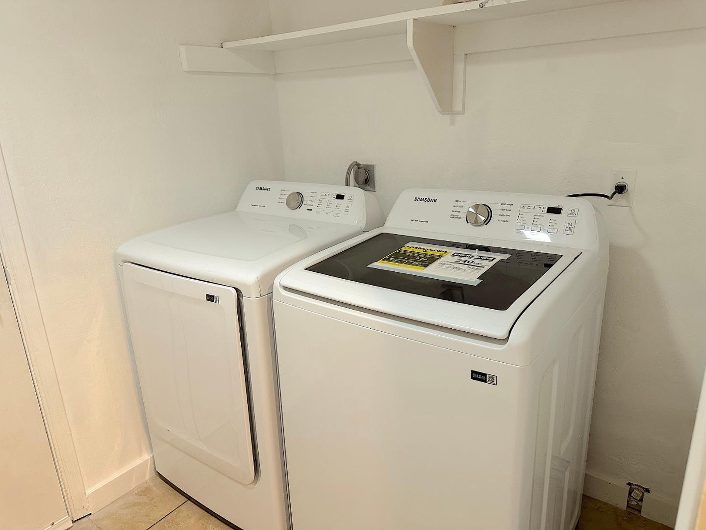 SUMMER PLACE - Residential Lease