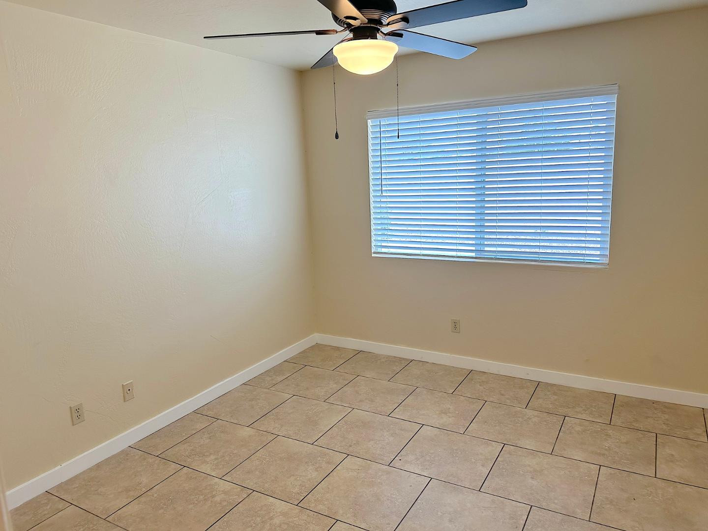 SUMMER PLACE - Residential Lease