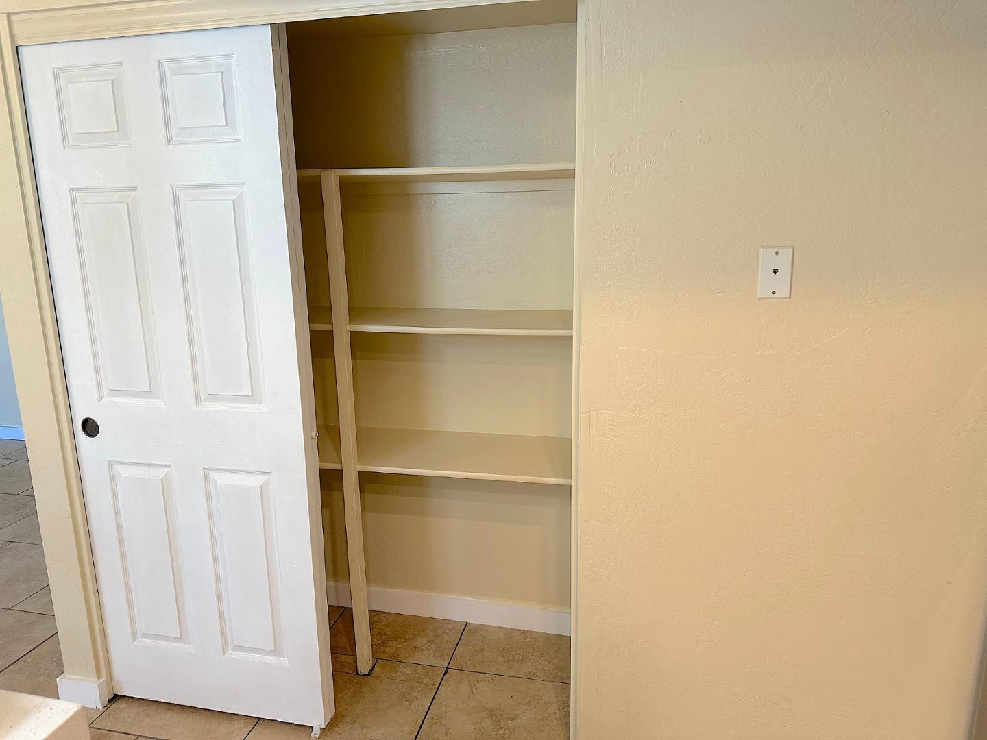 SUMMER PLACE - Residential Lease