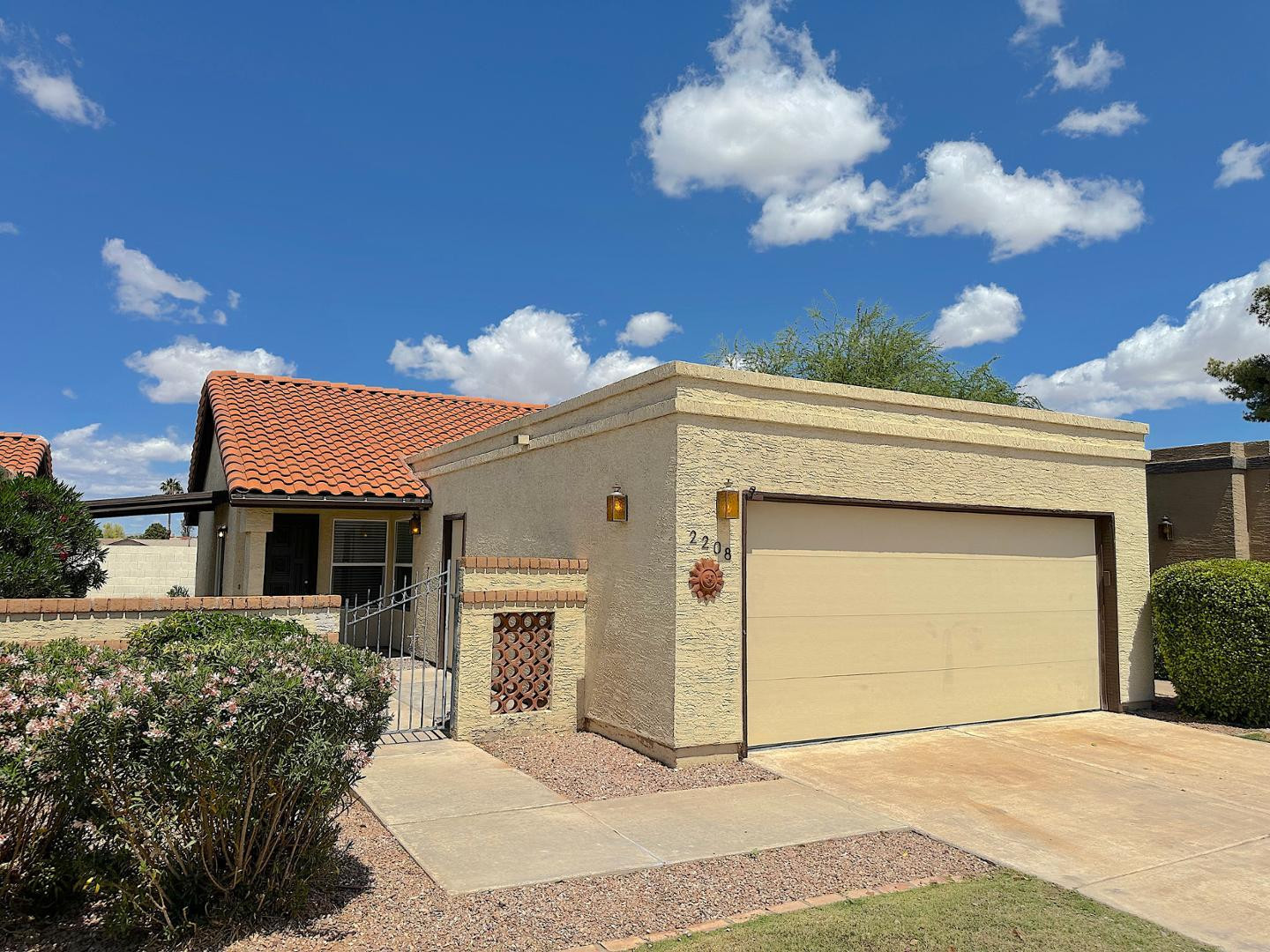 SUMMER PLACE - Residential Lease