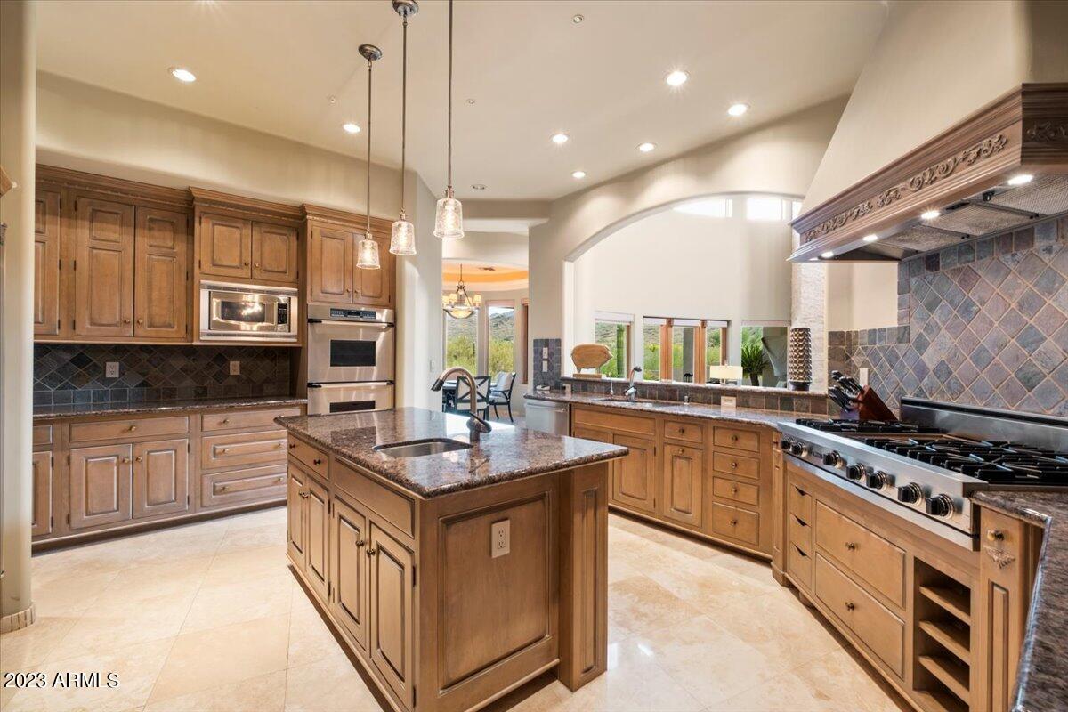 CANYON HEIGHTS - Residential